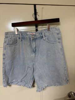(Category: ) located in . Submitted by shop212 (Listing ID 1317456142, Image 1). Description: .