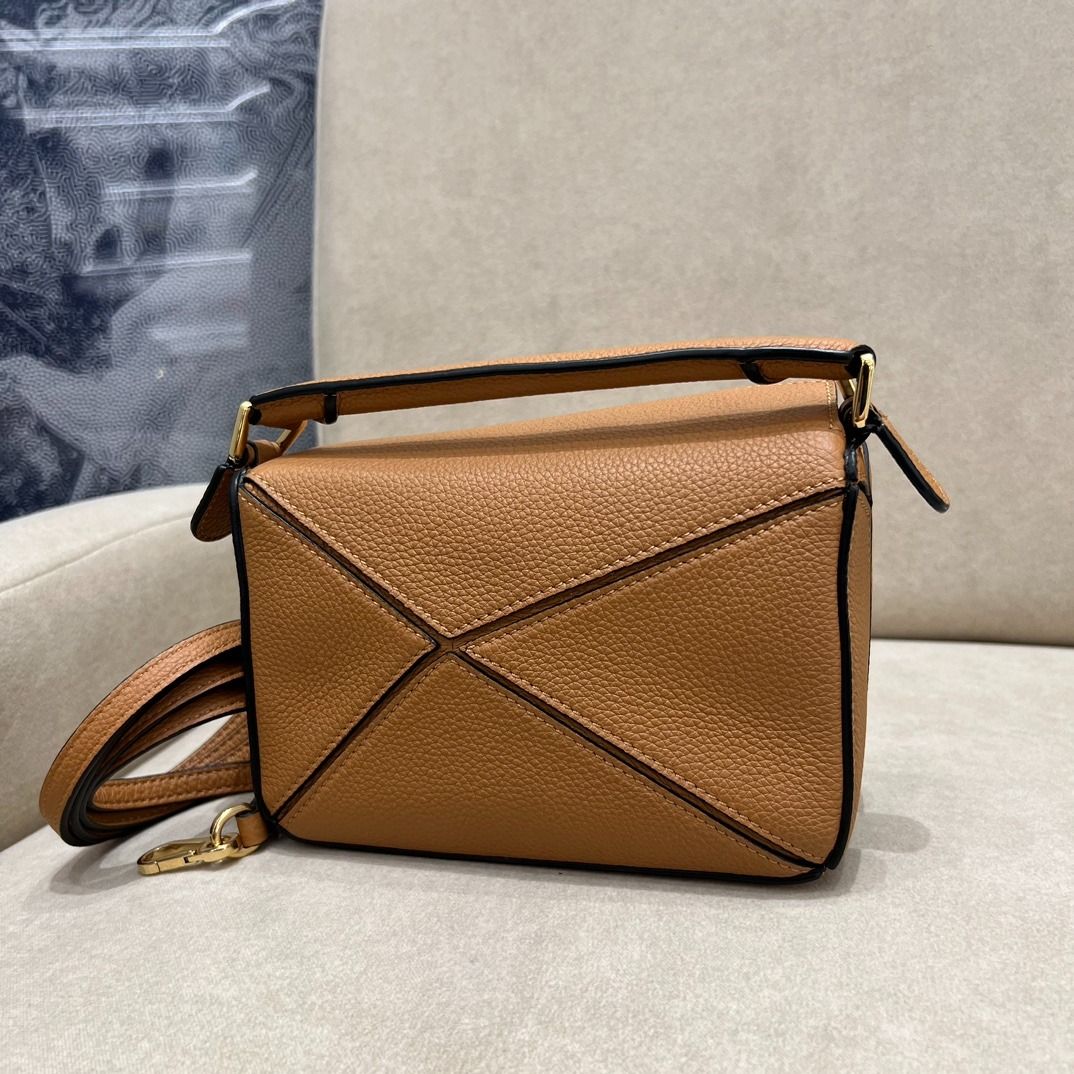Loewe puzzle small light caramel online