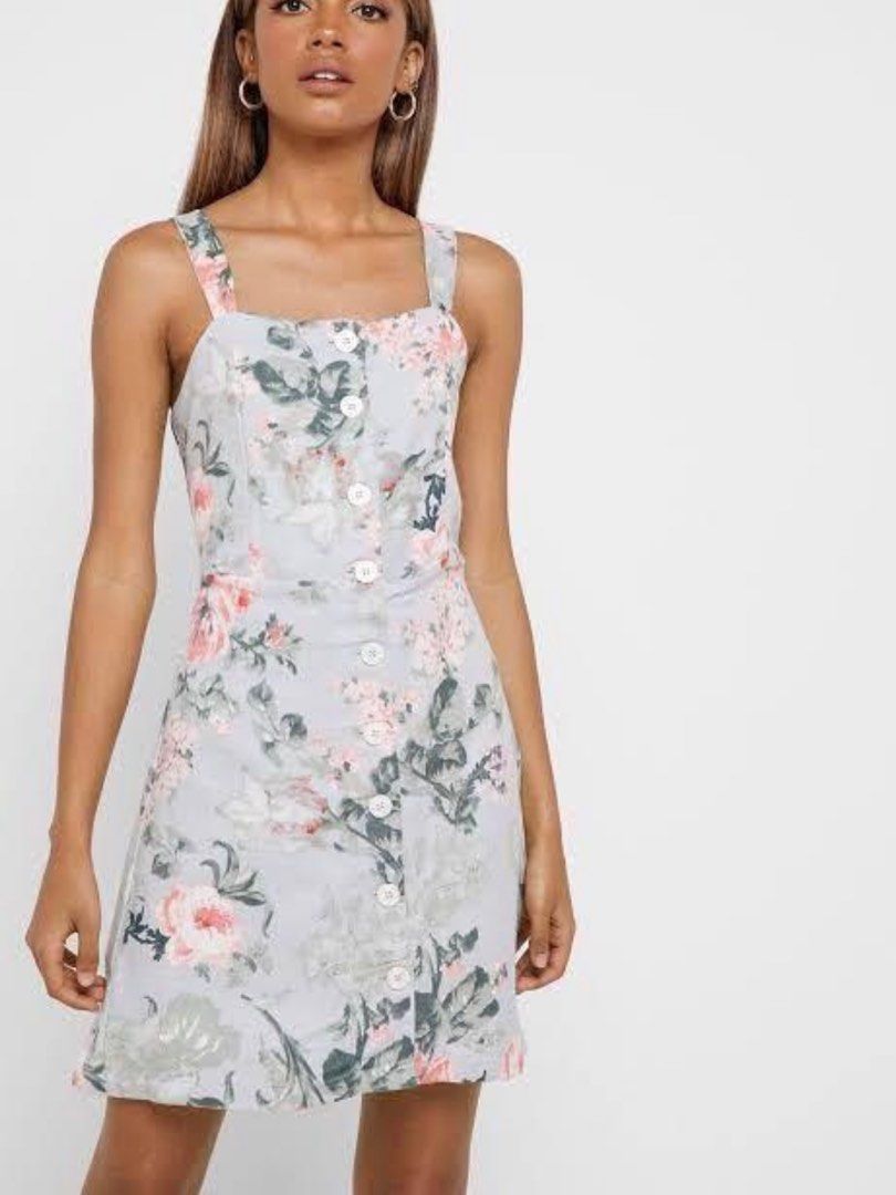 Mango dress floral linen (Category: Dresses) located in Makati City. Submitted by stufflookup (Listing ID 1317514388, Image 1). Description: LAST PRICE!!! SUPER DUPER GANDA NITO! The best yung pagka-linen nya, very soft. Ayoko ito ibenta pero sumikip na sya sakin without even getting the chance to wear it 😭 Tags zara love bonito zoo label editor's market.