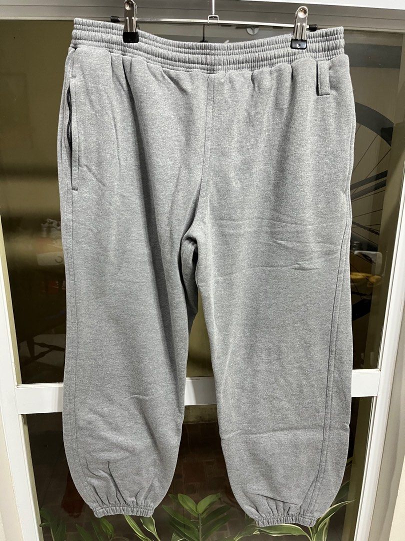 MN+LA Sweatpants Heather Grey (Category: Joggers) located in Marikina City. Submitted by cheese85 (Listing ID 1317530940, Image 1). Description: Used once, good as new Size medium .