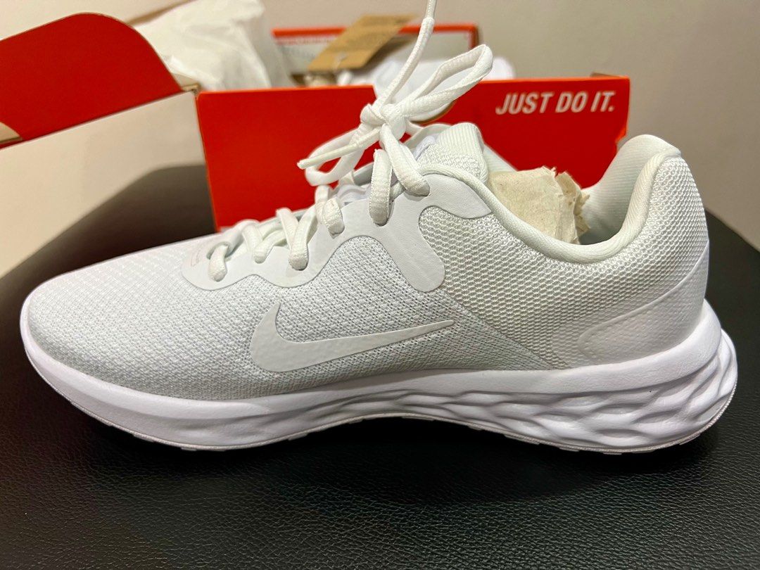 Nike Revolution 6 Women s Shoes US 7.5