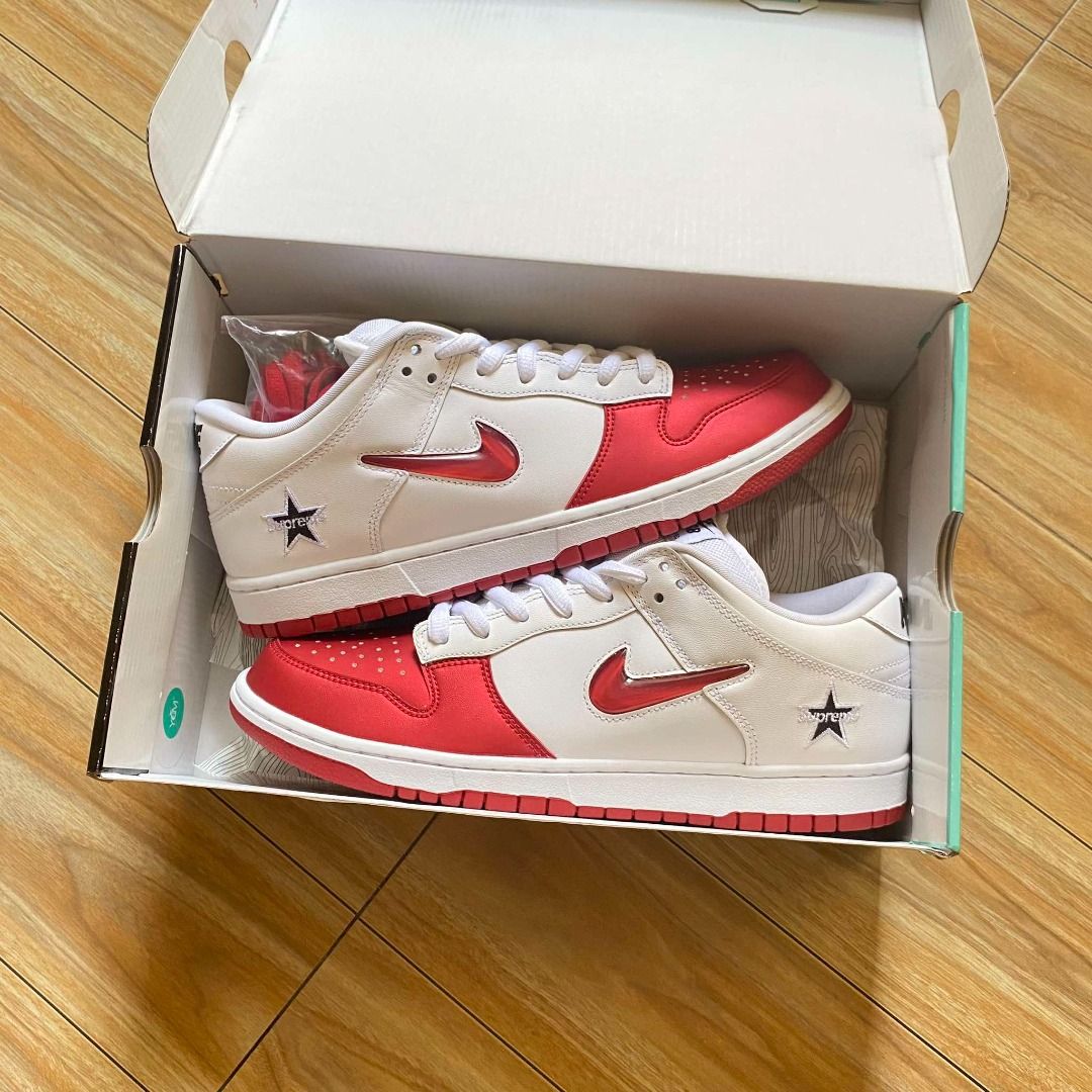 Nike sb dunk low supreme jewel swoosh red sale
