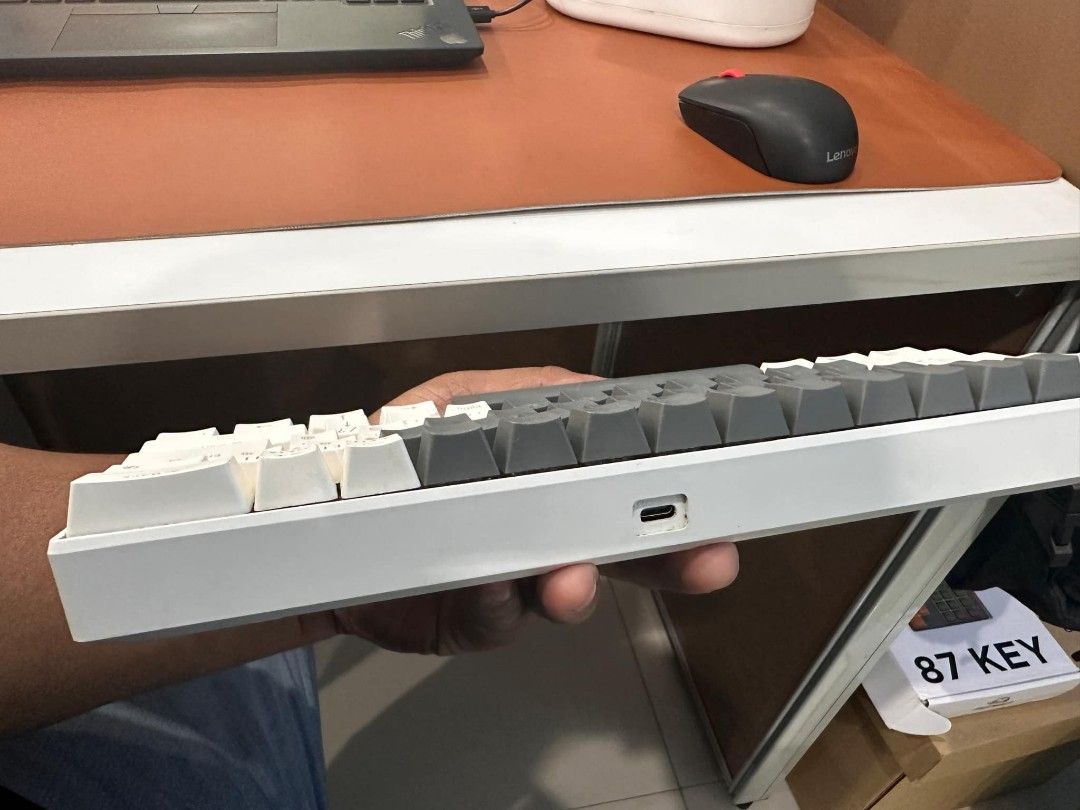 RK61 MECHANICAL KEYBOARD (Category: Computer Keyboard) located in Makati City. Submitted by junaree (Listing ID 1317502824, Image 2). Description: SELLING RK61 MECHANICAL KEYBOARD White/Gray keycaps Non RGB Wired and Bluetooth Connection Not sure if Hot Swappable Slightly negotiable No box Inclusion: Mechanical Keyboard Cable Switch Puller rfs: not using anymore.