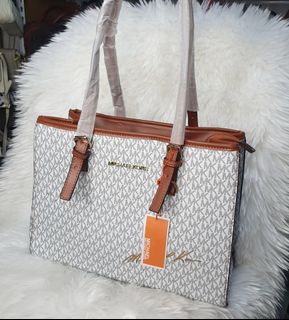 (Category: ) located in . Submitted by Bellisimo_store (Listing ID 1317426270, Image 1). Description: .