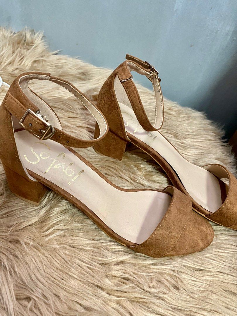 So Fab! Size 7 (Jonas) (Category: Heels) located in Quezon City. Submitted by secondglanceph (Listing ID 1317422730, Image 3). Description: I used it twice, flaw was due to storage (see last 2 slide) needs to be glued, still intact and useable..