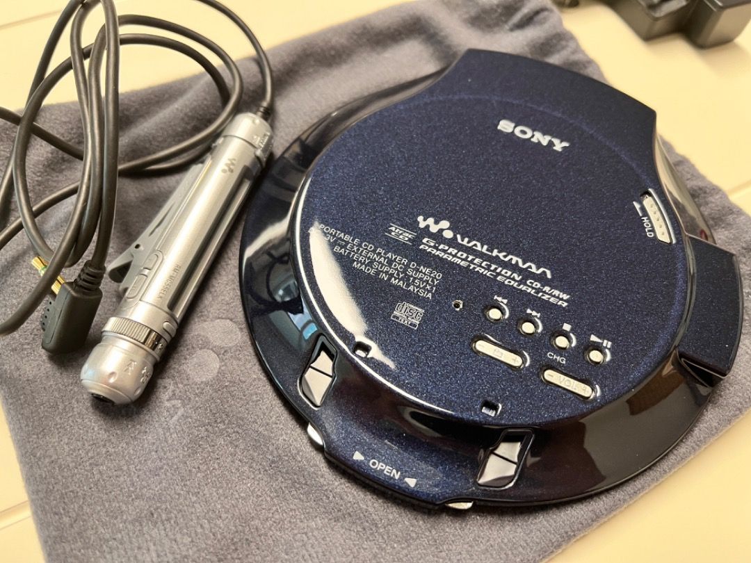 （セール）開催中 人気ブランドも続々プライス Sony D-NE20 CD Player, Audio, Portable Music Players on その他