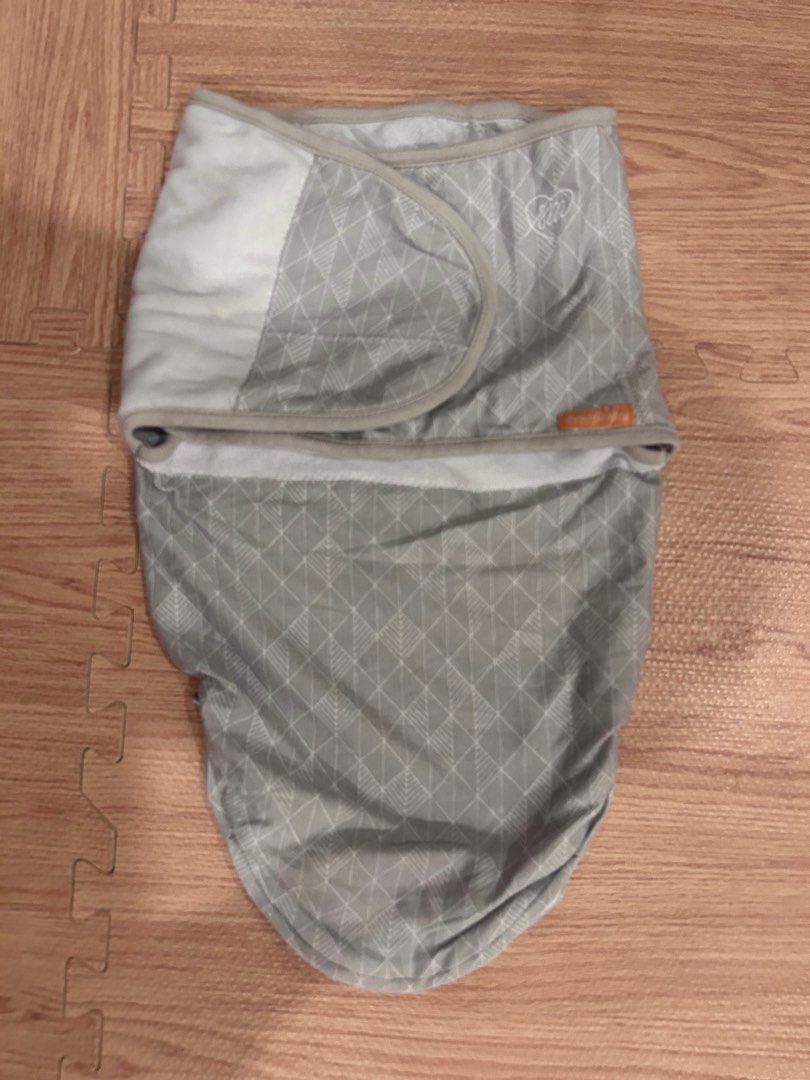 Swaddle Me Baby Swaddle (Category: Kids Wardrobes & Storage) located in Quezon City. Submitted by j_vent (Listing ID 1317481364, Image 2). Description: .