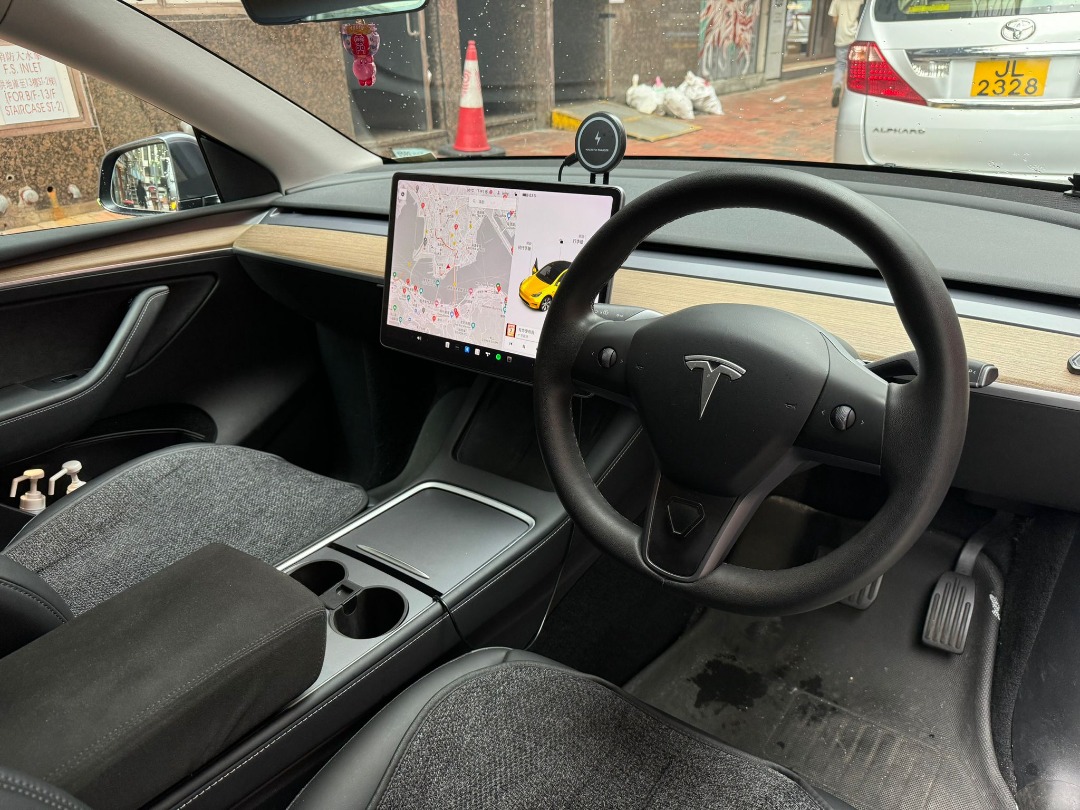 Tesla Model Y SR Auto498327508054845445