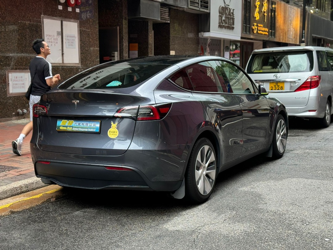 Tesla Model Y SR Auto62863175259650112