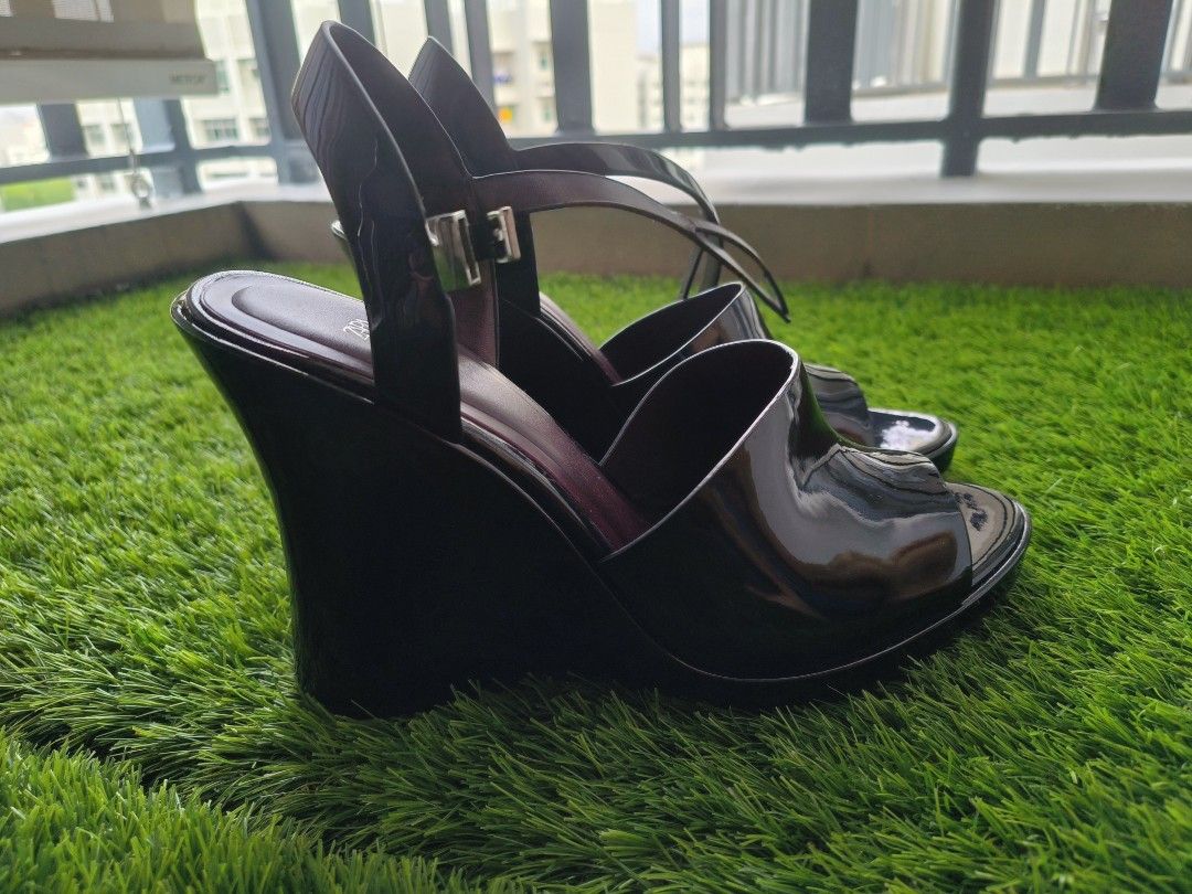 Zara black wedges 4 1 2