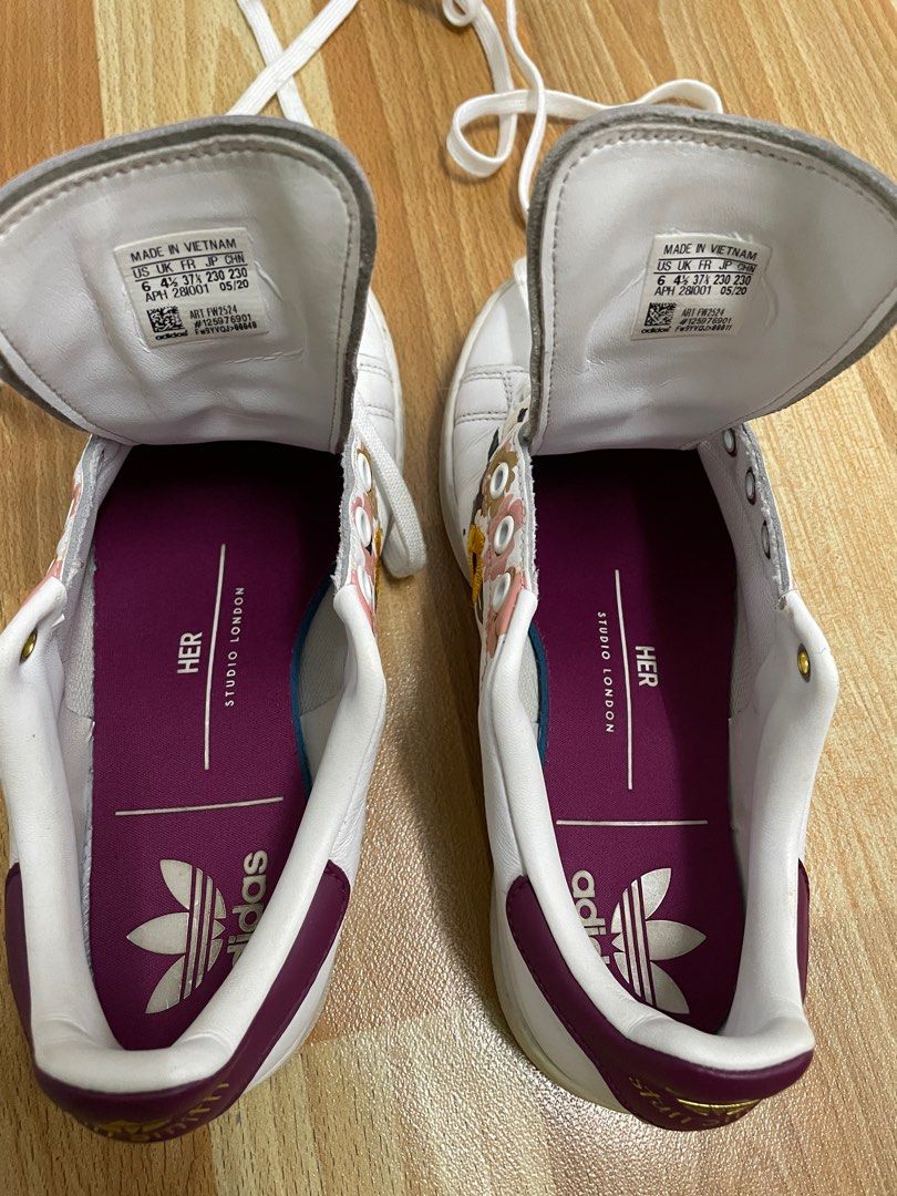 Adidas Stan Smith LE flowers, Women's Fashion, Footwear, Sneakers on  Carousell