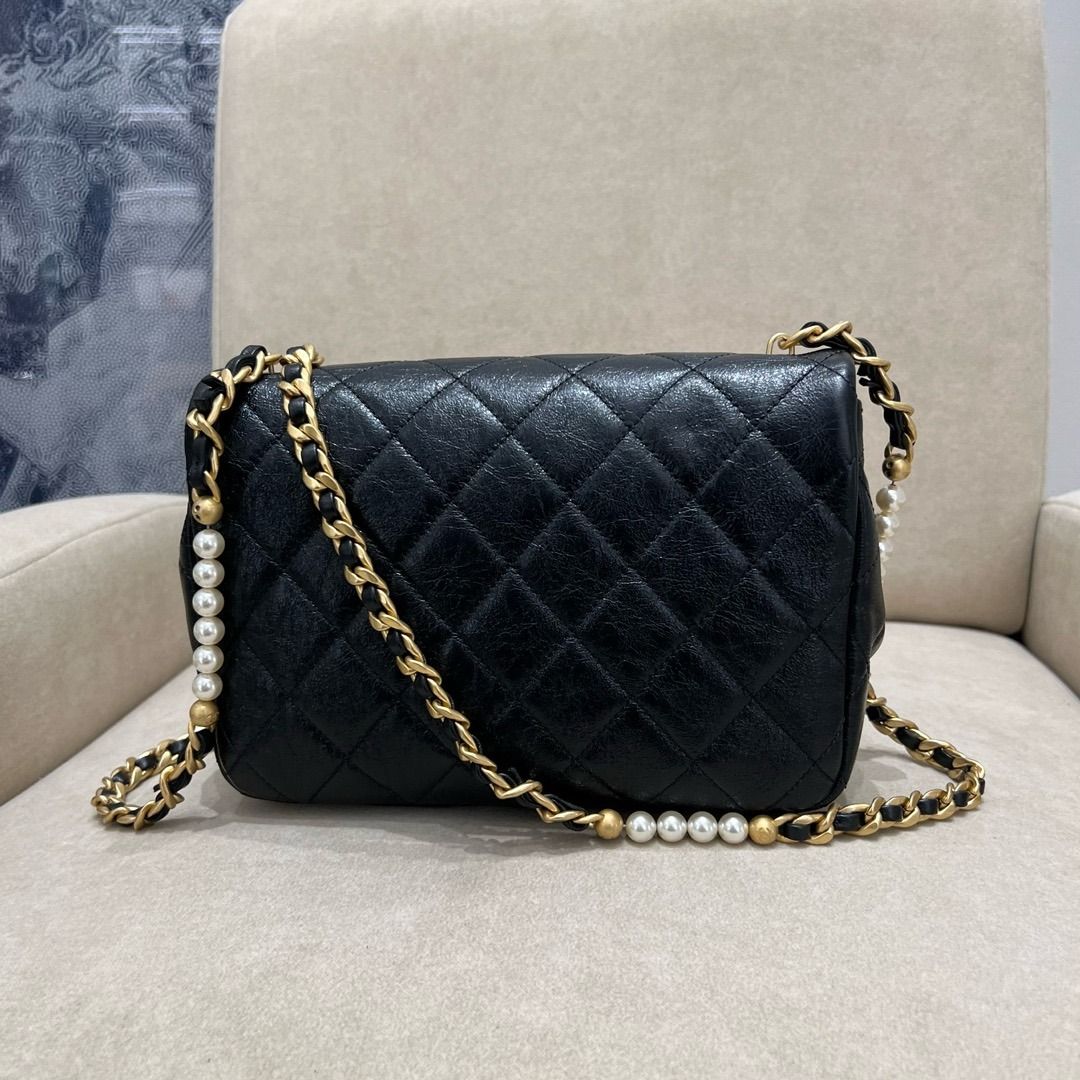 Chanel 22c Pearl Chain Boxy Bag Single Shoulder/Crossbody Bag (Category: Bags & Wallets) located in Singapore. Submitted by projectlfg (Listing ID 1312380730, Image 3). Description: 23x16 / 5088 SGD / 13522000 Can’t find your size/Model ? Looking for something within your budget? Need a quick response? Click the link and contact us: https://linktr.ee/project.lfg We are a Registered company in Singapore, We also possess an in-house team to verify 