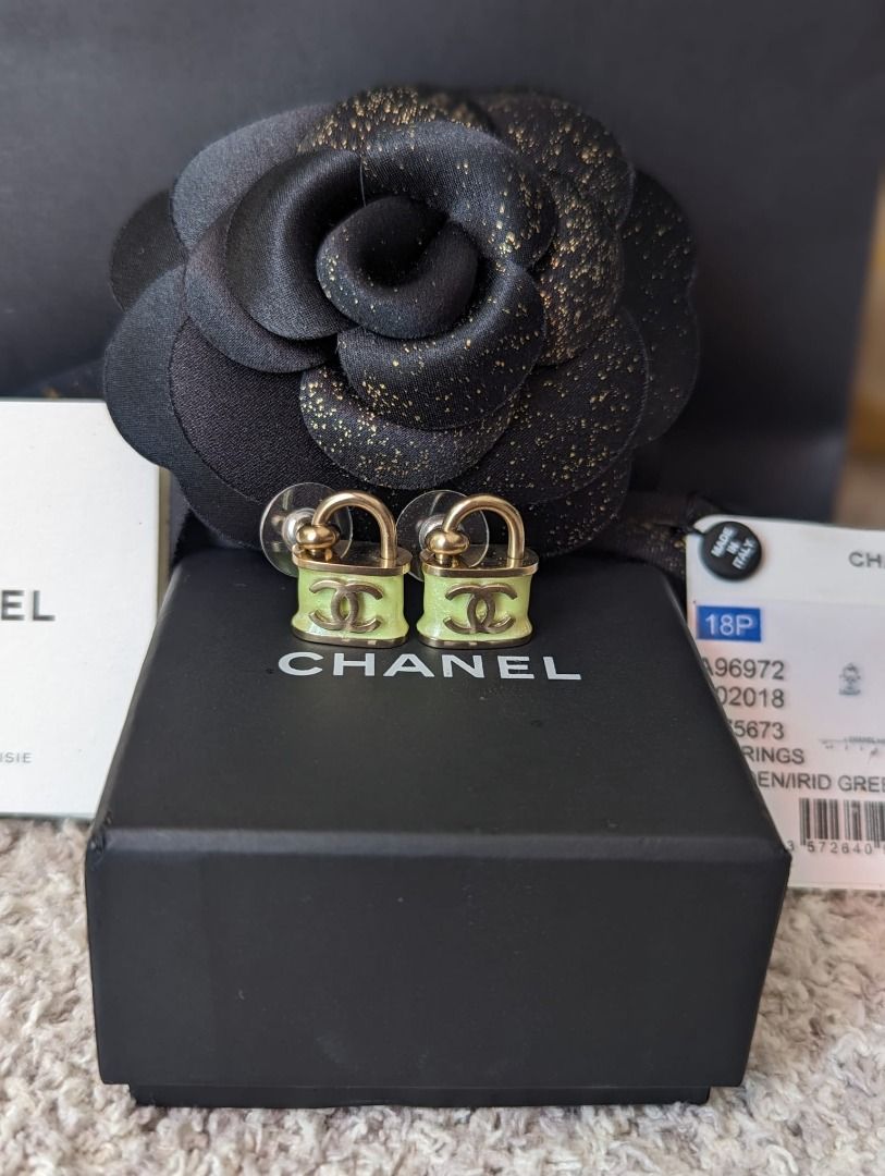 Chanel CC B18P Logo Iridescent Green Padlock Enamel Earrings RARE box tag