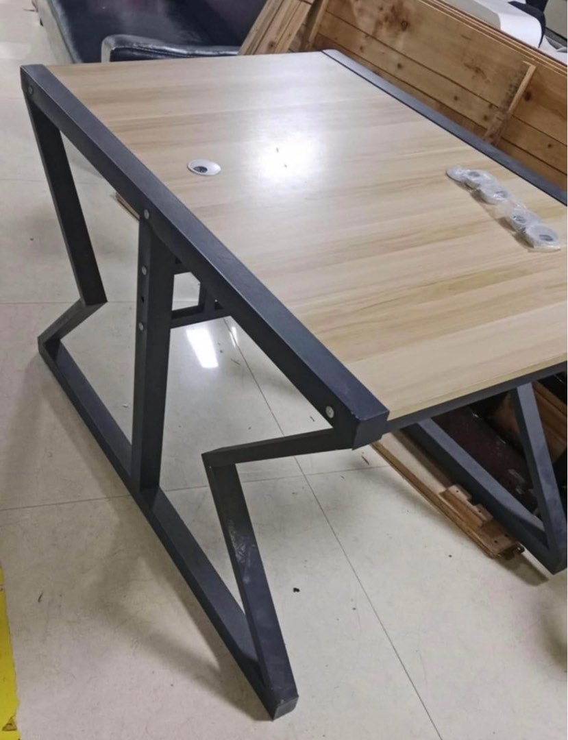 2sides Computer Table Heavy Duty Preloved, Furniture & Home Living ...