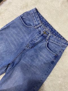 (Category: ) located in . Submitted by ___shewears (Listing ID 1312445112, Image 1). Description: .