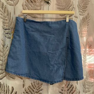 (Category: ) located in . Submitted by clothesyph (Listing ID 1312318111, Image 1). Description: .