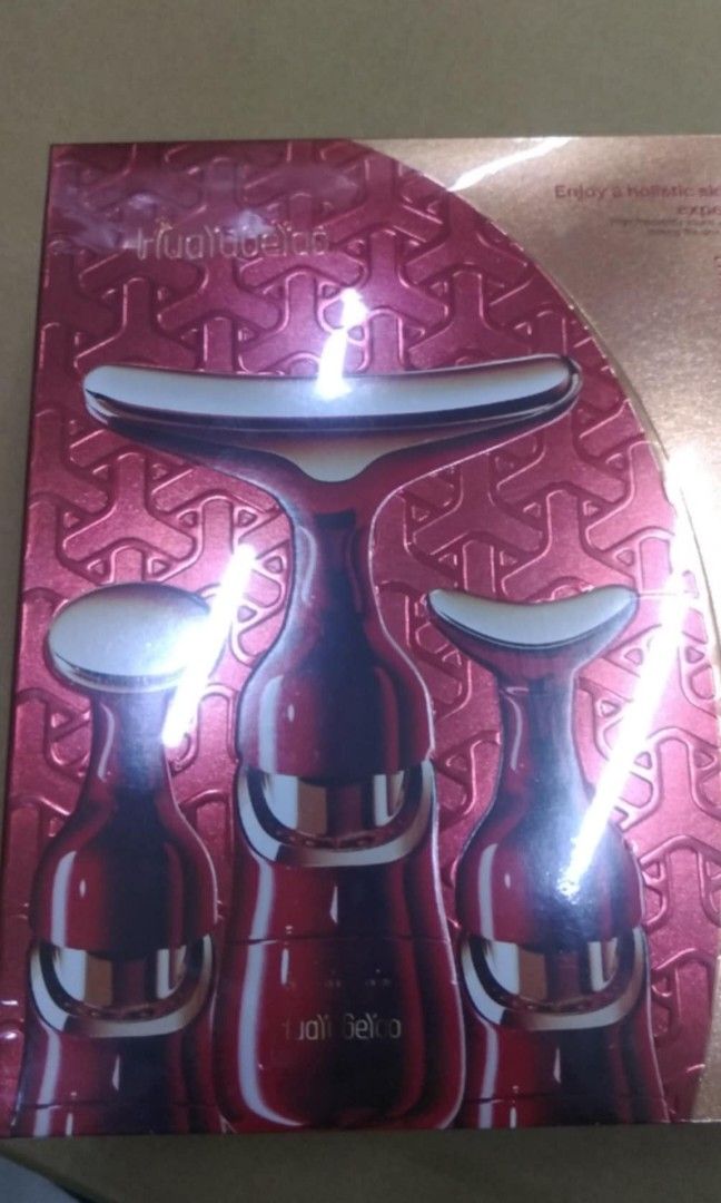 FACE LIFTING MASSAGER 3in1 (Category: Face Masks & Face Shields) located in Quezon City. Submitted by fconnie15407950 (Listing ID 1312328926, Image 1). Description: .
