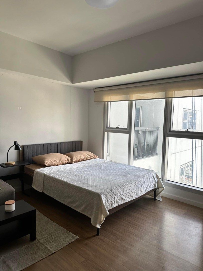 FF Studio in One Maridien BGC (Category: Apartments & Condos) located in Pasig City. Submitted by aris_09173099960 (Listing ID 1312296453, Image 1). Description: One Maridien is located in central BGC, corner 9th avenue and 27th street, just in front of the Terra Park. All the offices of BGC can be reached within a 5 minutes walk. Also within walking reach are the Central Square mall with its Marketplace Supermarket by Rustan’s and the SM Aura ma
