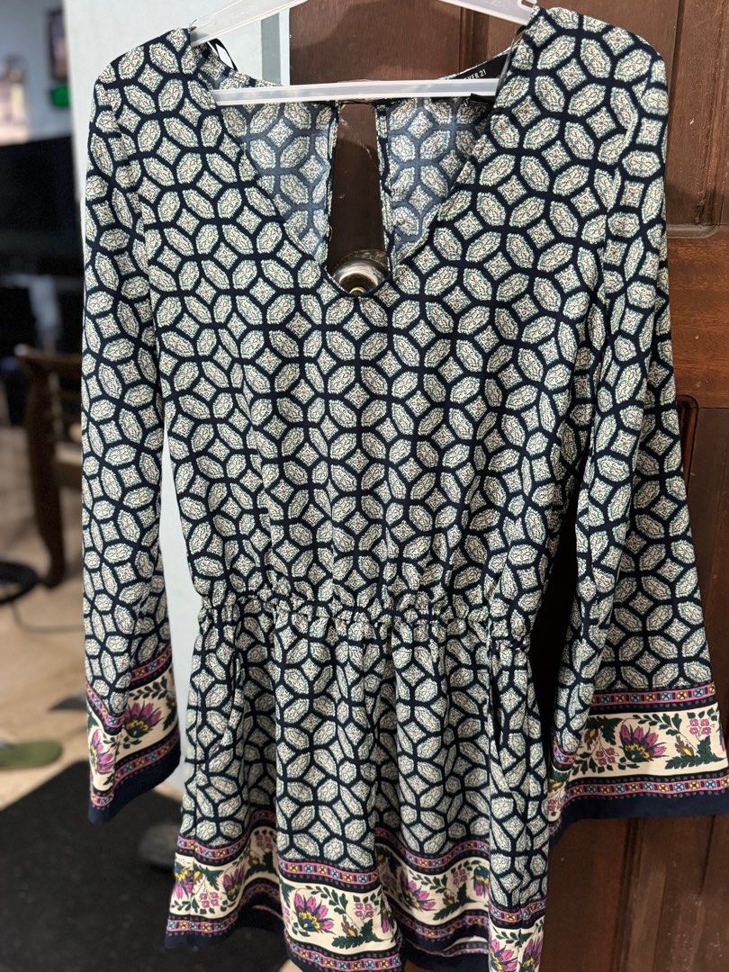 Forever 21 Romper (Category: Rompers) located in Quezon City. Submitted by d.choice (Listing ID 1312328769, Image 2). Description: Really cute romper, too bad too small na for me She is giving boho chick-vibes.