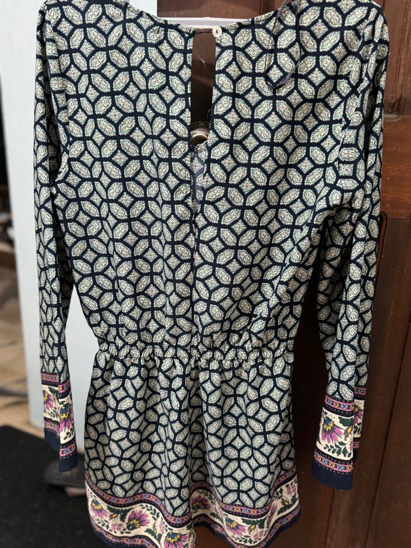Forever 21 Romper (Category: Rompers) located in Quezon City. Submitted by d.choice (Listing ID 1312328769, Image 1). Description: Really cute romper, too bad too small na for me She is giving boho chick-vibes.