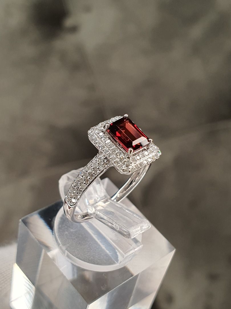 Garnet Ring with Diamond 18k white gold (Category: Rings) located in Santa Rosa. Submitted by pb_reg (Listing ID 1312400410, Image 1). Description: Garnet with natural diamond ring on 18k white gold 0.400 tcw carat diamond 2.4g 1.180 tcw carat garnet size 7 with generic ring box selling before for 25,000, now for only 19,995 can ship thru lalamove at buyer's expense can meet up around Paseo de Santa Rosa Laguna.