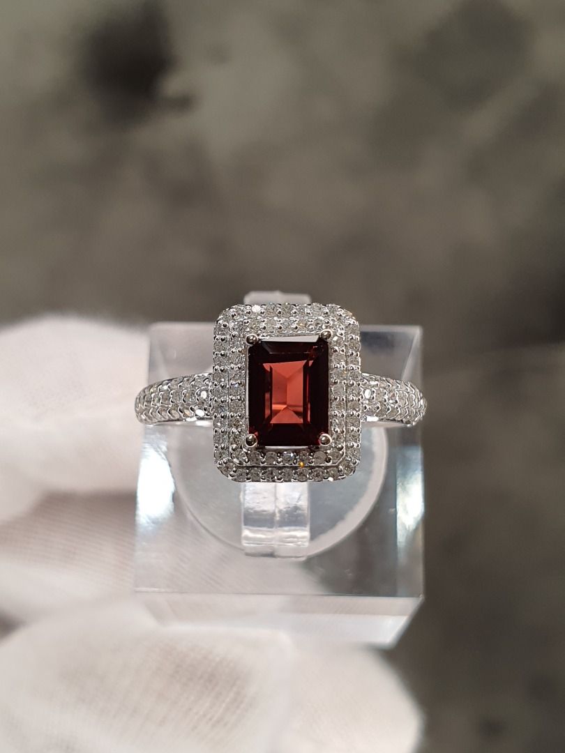Garnet Ring with Diamond 18k white gold (Category: Rings) located in Santa Rosa. Submitted by pb_reg (Listing ID 1312400410, Image 2). Description: Garnet with natural diamond ring on 18k white gold 0.400 tcw carat diamond 2.4g 1.180 tcw carat garnet size 7 with generic ring box selling before for 25,000, now for only 19,995 can ship thru lalamove at buyer's expense can meet up around Paseo de Santa Rosa Laguna.