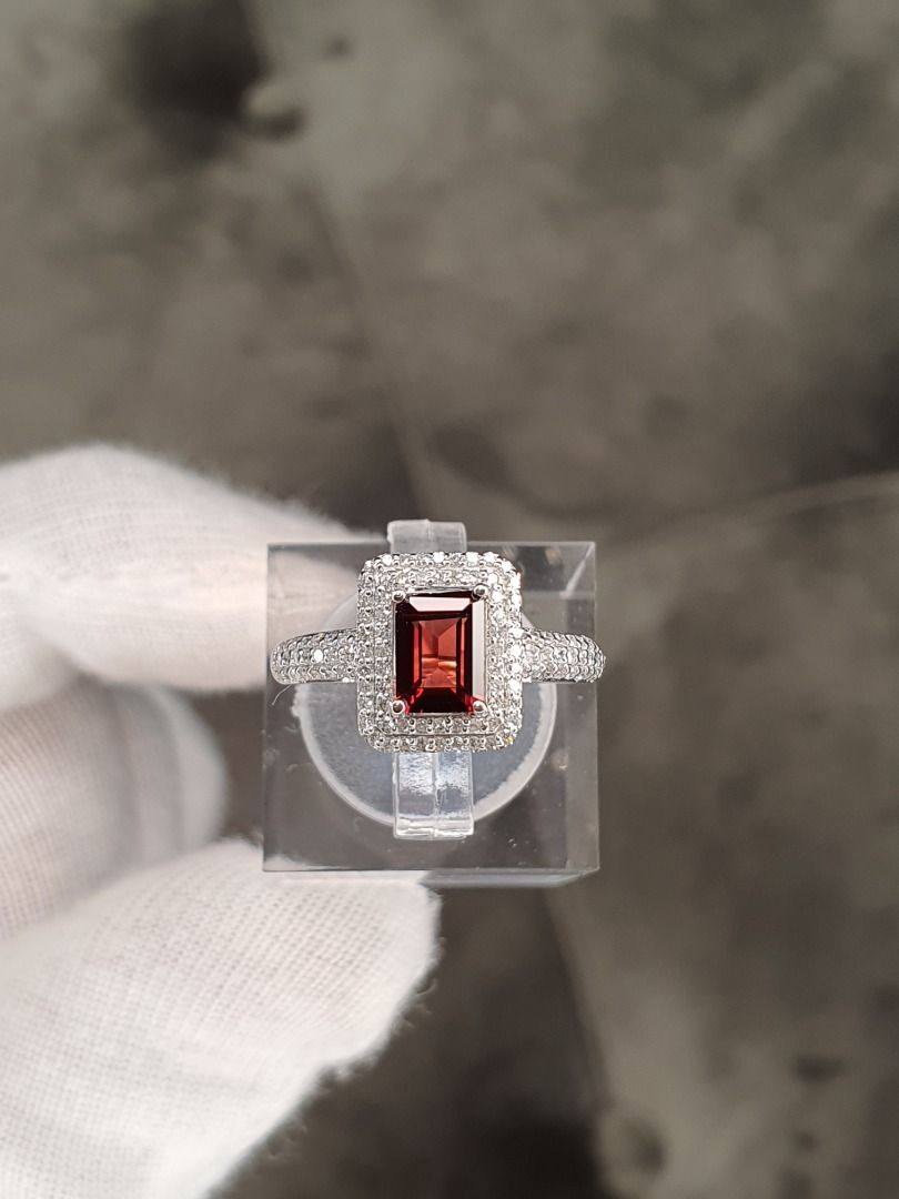 Garnet Ring with Diamond 18k white gold (Category: Rings) located in Santa Rosa. Submitted by pb_reg (Listing ID 1312400410, Image 3). Description: Garnet with natural diamond ring on 18k white gold 0.400 tcw carat diamond 2.4g 1.180 tcw carat garnet size 7 with generic ring box selling before for 25,000, now for only 19,995 can ship thru lalamove at buyer's expense can meet up around Paseo de Santa Rosa Laguna.