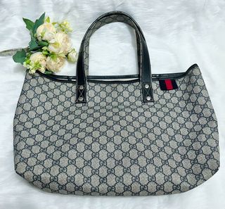(Category: ) located in . Submitted by dg.luxeindulgence (Listing ID 1312368641, Image 1). Description: .