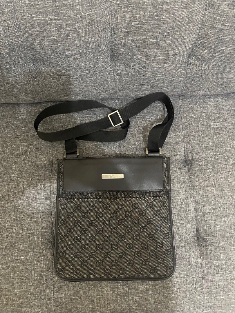 RARE Gucci GG Canvas Messenger Bag (Category: Sling Bags) located in Quezon City. Submitted by houseoftrends_ (Listing ID 1312312145, Image 1). Description: .