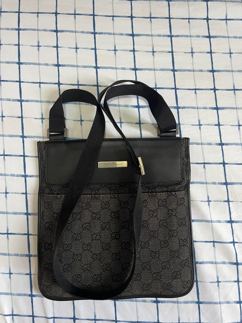 RARE Gucci GG Canvas Messenger Bag (Category: Sling Bags) located in Quezon City. Submitted by houseoftrends_ (Listing ID 1312312145, Image 2). Description: .