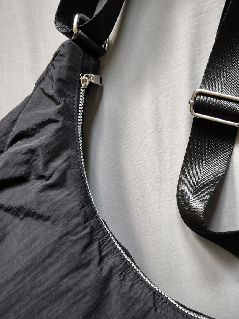 H&m zipper sling bag discount