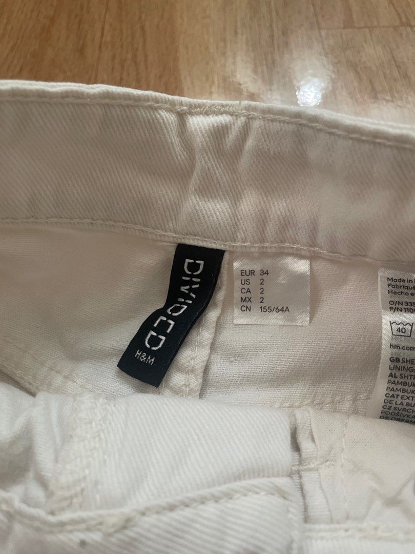 H&M White Maong Short (Category: Shorts) located in Santa Rosa. Submitted by krxtnm (Listing ID 1311828990, Image 3). Description: H&M White Maong Shorts Size 34 on tag (US 2) Good as New Waist: 24” Length: 13” .