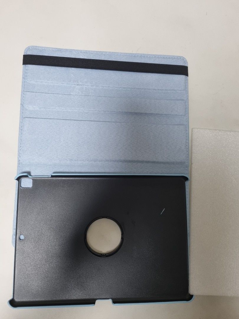 iPad case (Category: Everything Else) located in Singapore. Submitted by singaporeken (Listing ID 1312441257, Image 2). Description: iPad Stand Cover with 360 degree rotating feature. For 10.5 inch.