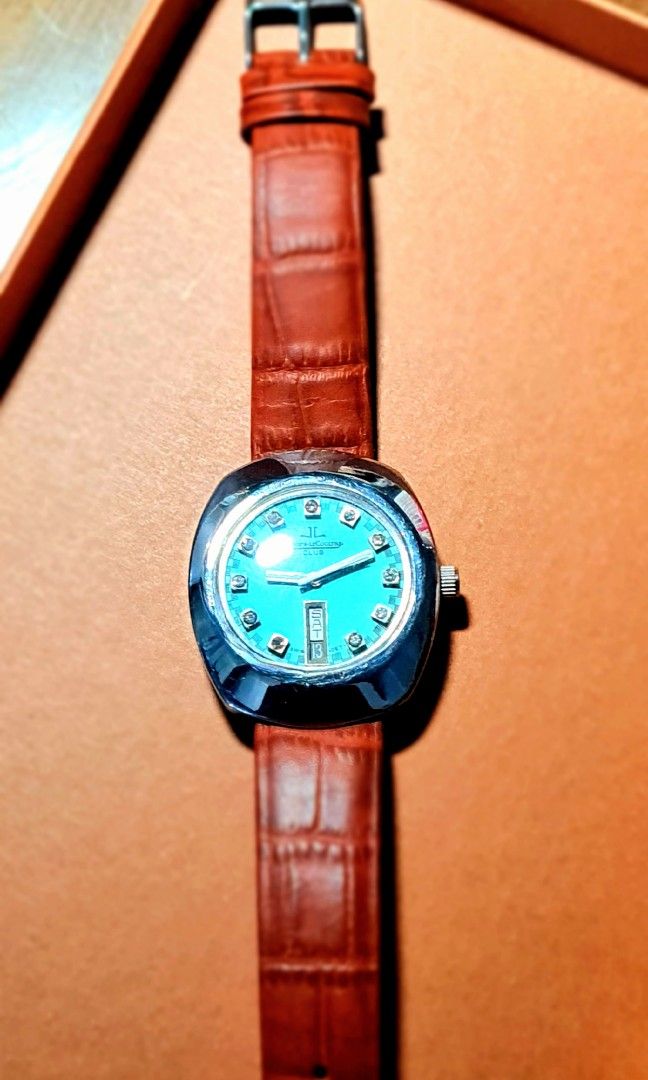 #Jaeger LeCoultre #Automatic #Tiffany Blue #Swiss Made (Category: Luxury Watches) located in Caloocan City. Submitted by allig8 (Listing ID 1312281620, Image 1). Description: This JAEGER LECOULTRE Swiss watch boasts a stunning silvery case with a beautiful round Tiffany Blue (slightly Green) dial that features brilliant hour markers as indices. The 39mm case houses a reliable automatic movement with 25 jewels, ensuring accurate timekeeping that w