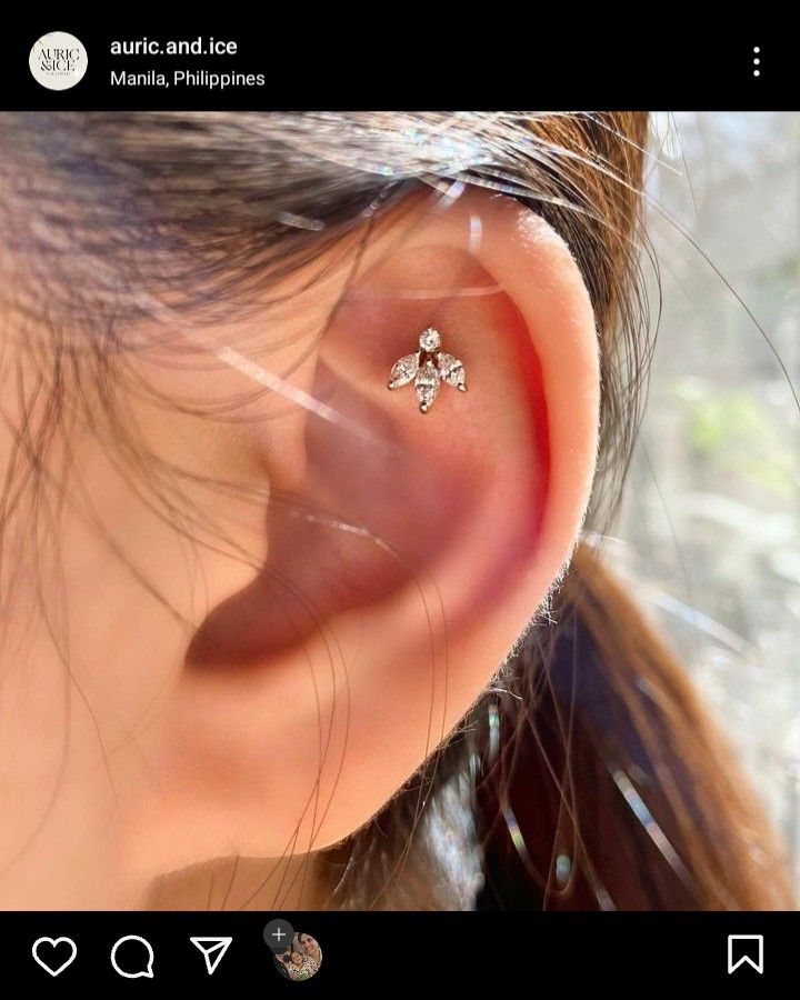 Lotus solid gold threaded flatback earrings (Category: Earrings) located in Cavite. Submitted by oye21 (Listing ID 1312280696, Image 2). Description: auric and ice 3 marquise , 1 round brilliant diamond 14k YG 16g 7mm post regular size: ( 8mm x 7mm) Threaded flatback sold as piece Perfect for lobe ,helix, flat Location: Dasmarinas Cavite Payment Options: BDO Gcash Delivery Options: (on buyers expense) Lalamove Grab LBC Thank You.