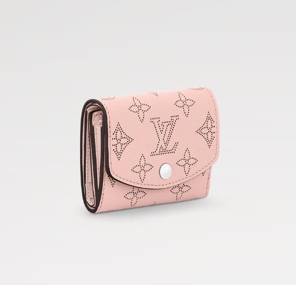 Louis Vuitton Small Wallet (Category: Luxury Bags & Wallets) located in Manila. Submitted by mixmanila (Listing ID 1312388276, Image 3). Description: 🔹Louis Vuitton Small Wallet 🔹 📣FOR SALE📣 Louis Vuitton Iris XS Wallet Mahina Leather in Magnolia ✅ Store price: around 48,000p ✅ Authentic ✅ Brand new ✅ On hand 📌Inclusions: Box, Dust bag, Paper bag, Gift card 📍Location: Pasay City 📩PM if interested.