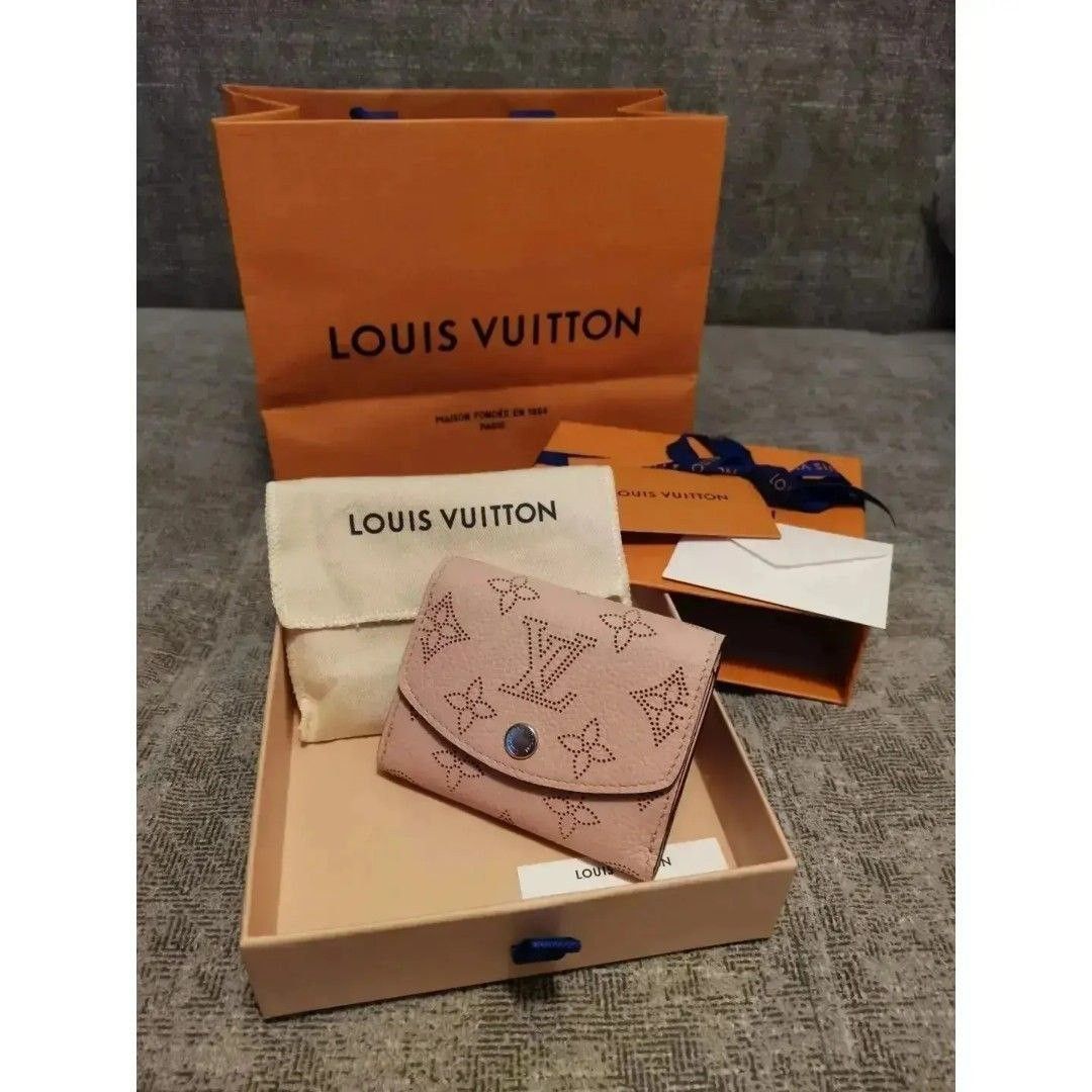 Louis Vuitton Small Wallet (Category: Luxury Bags & Wallets) located in Manila. Submitted by mixmanila (Listing ID 1312388276, Image 1). Description: 🔹Louis Vuitton Small Wallet 🔹 📣FOR SALE📣 Louis Vuitton Iris XS Wallet Mahina Leather in Magnolia ✅ Store price: around 48,000p ✅ Authentic ✅ Brand new ✅ On hand 📌Inclusions: Box, Dust bag, Paper bag, Gift card 📍Location: Pasay City 📩PM if interested.