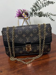 (Category: ) located in . Submitted by preloved_by_fifi (Listing ID 1312305796, Image 1). Description: .