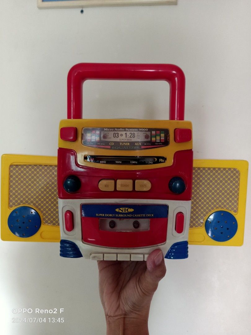 NIC Micro Audio System 9000 Toy Stereo (Category: Portable Music Players) located in Quezon City. Submitted by uydaisy1979 (Listing ID 1312360958, Image 2). Description: Batt Operated Issue:Adjusan sa fm natanggal.