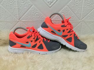 nike revolution 2 View all nike revolution 2 ads in Carousell Philippines