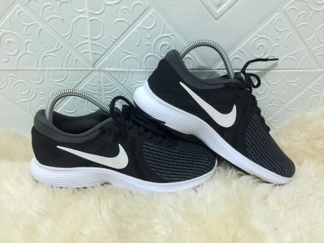 nike revolution 4 women shoes rubber shoes sneakerss Women s Fashion Footwear Sneakers on Carousell