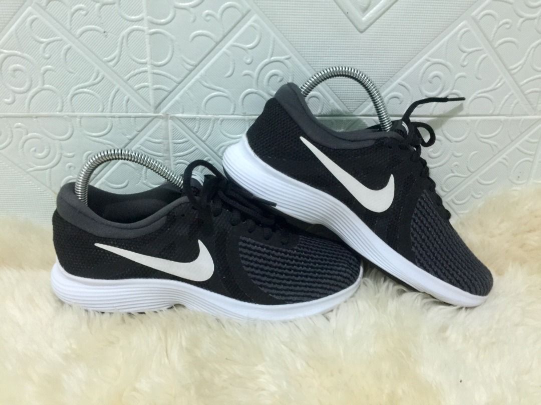 nike revolution 4 women shoes rubber shoes sneakerss Women s Fashion Footwear Sneakers on Carousell