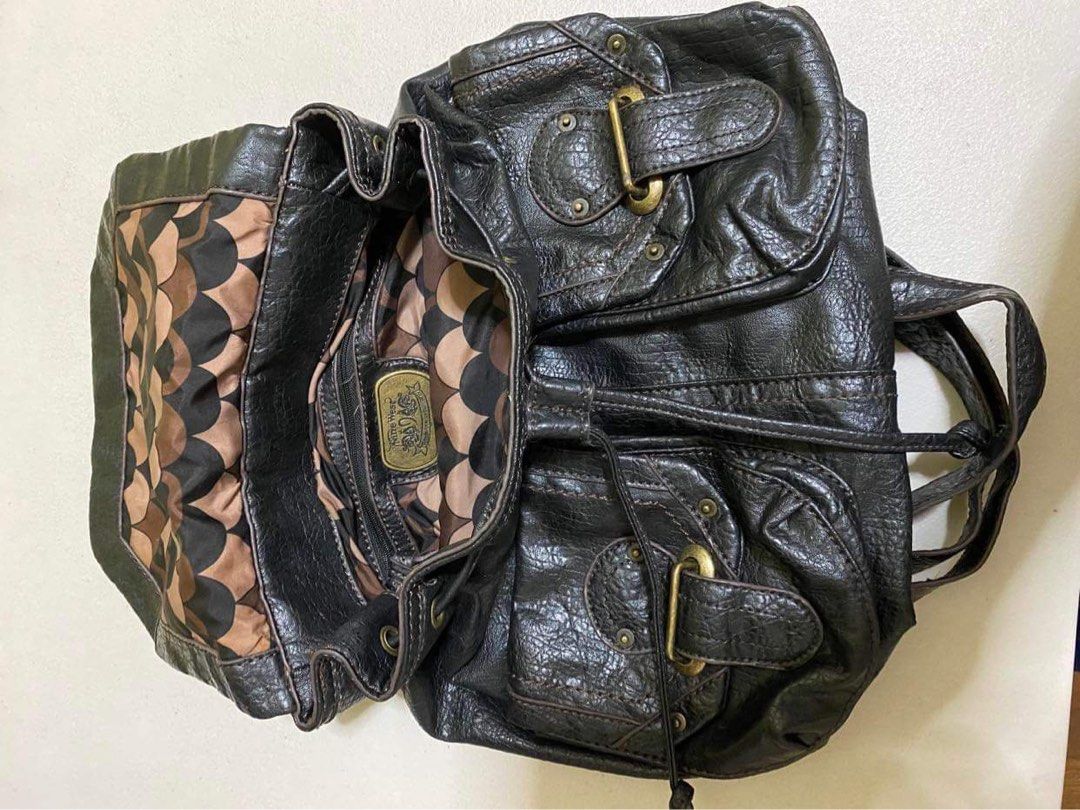 Nine West Vintage American Collection (Category: Backpacks) located in Manila. Submitted by abbie0804 (Listing ID 1312395517, Image 2). Description: .