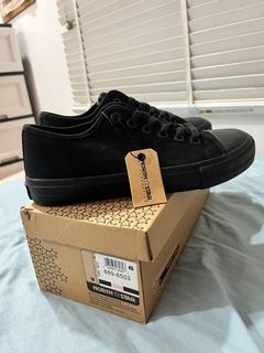 (Category: ) located in . Submitted by Naa_wardrobe (Listing ID 1312309320, Image 1). Description: .