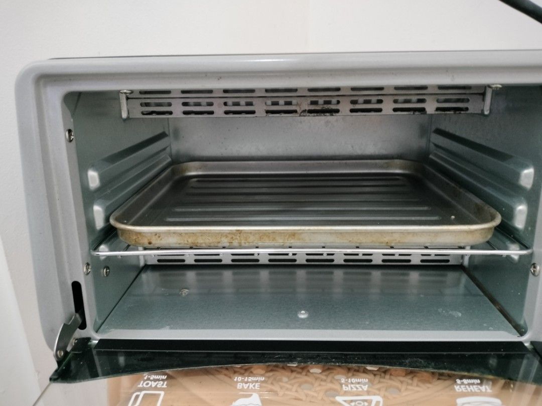 OVEN TOASTER IMARFLEX (Category: Ovens & Toasters) located in Taguig. Submitted by geantamayo24 (Listing ID 1312309244, Image 3). Description: Still Working and Good condition The issue is only a switch, The rest good condition.