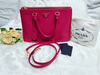 (Category: ) located in . Submitted by dg.luxeindulgence (Listing ID 1312365952, Image 1). Description: .