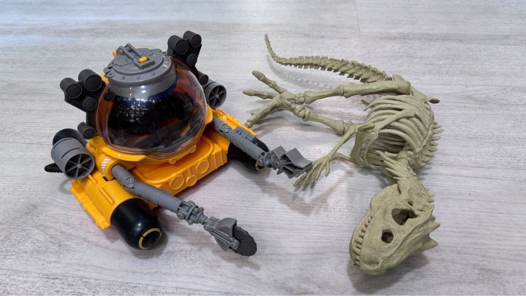 Rare Indominus Rex Skeleton and Submarine