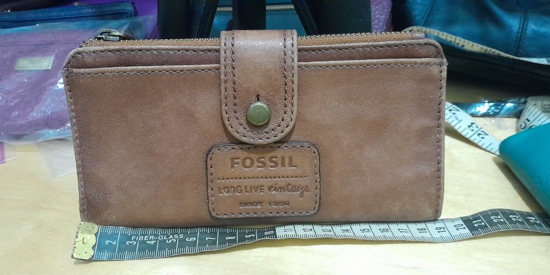 RARE PRELOVED F O S S I L Genuine Rugged Brown Leather Snap Zippered  Vintage Wallet Women's