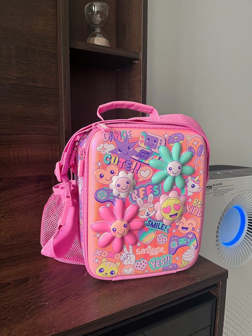 Smiggle glitz lunchbox best sale
