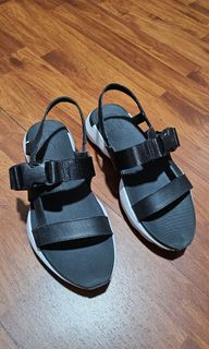 (Category: ) located in . Submitted by shopwithnic (Listing ID 1312358359, Image 1). Description: .